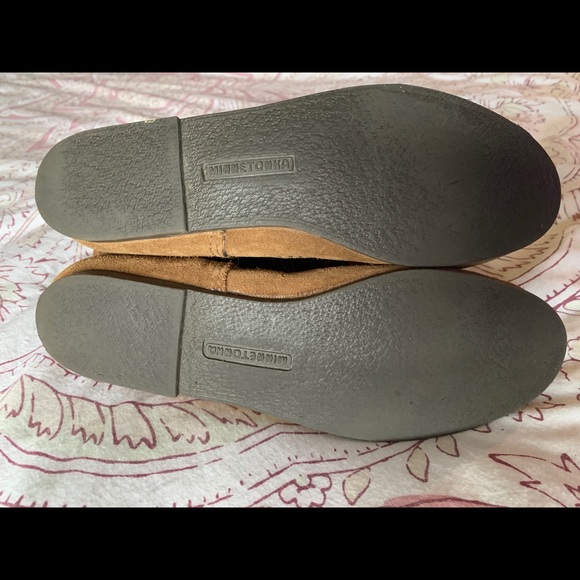 Minnetonka 3 Layer Fringe Boot - Picture 3 of 3